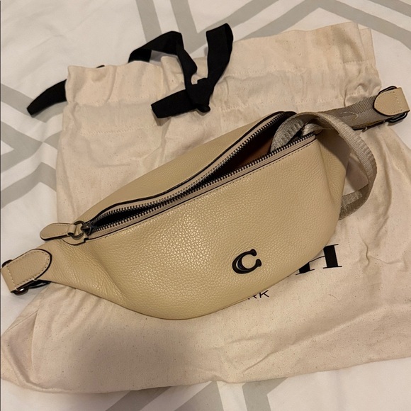 Coach Charter Belt bag 7 - Picture 1 of 5